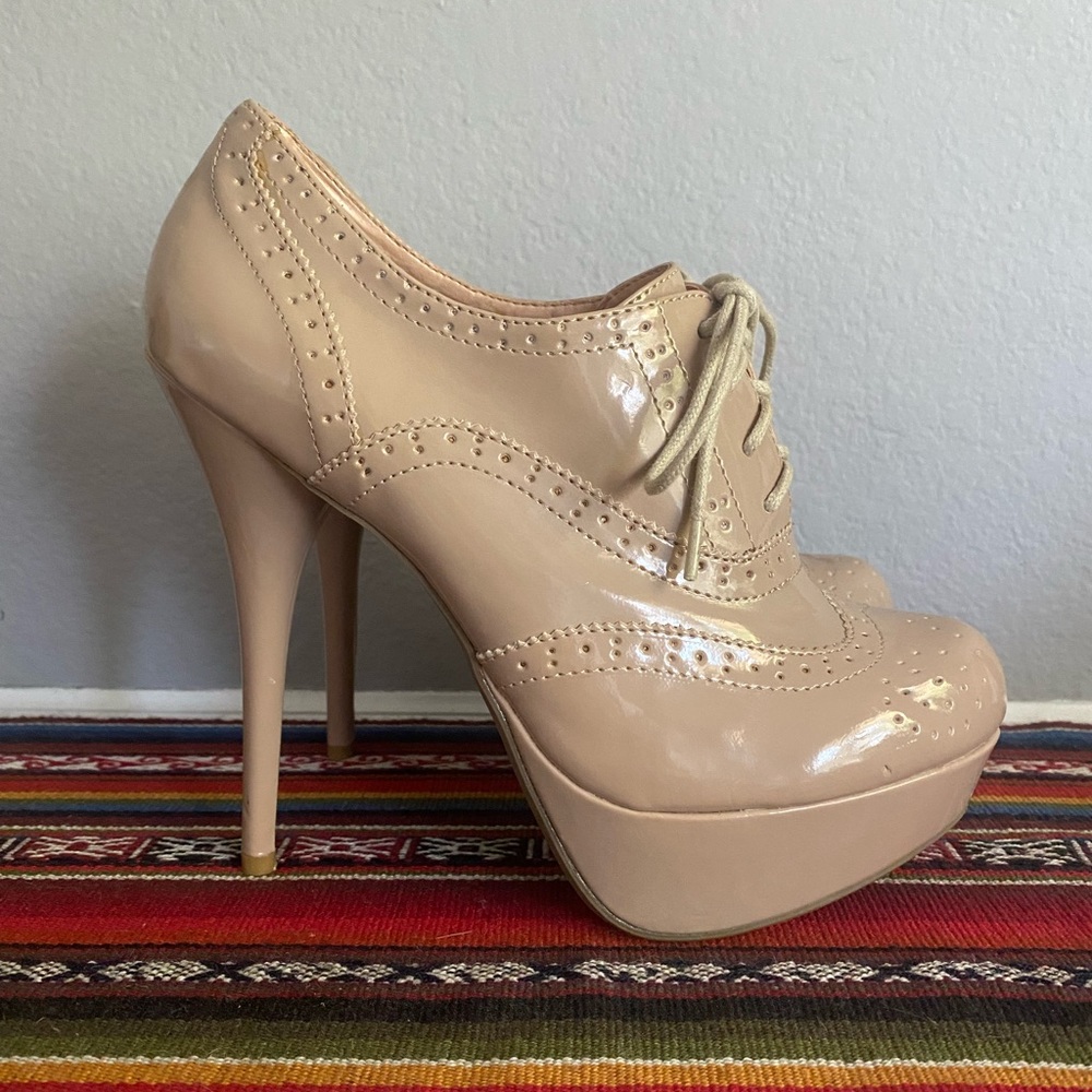 Bamboo Lace-up Pumps